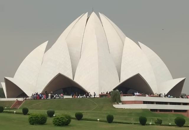 delhi city temple tour by car with guide